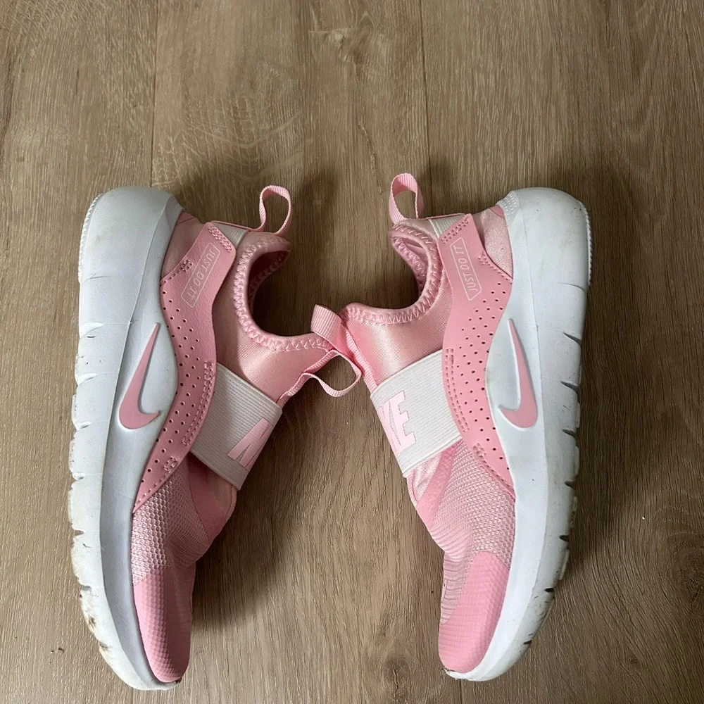 Girls Nike size 1 slip on pink shoes